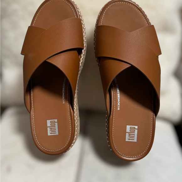 Fitflop 
ELOISE Espadrille Leather Wedge Cross Slides
Light Tan - Picture 2 of 6